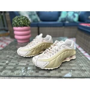 Nike Shox R4 Guava Ice Metallic Gold Running Shoes Women's Size 8 (RARE)